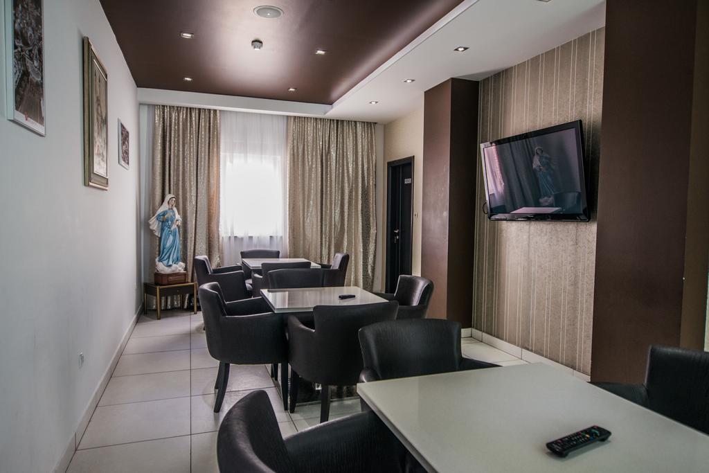 Hotel Lux Меджугорье Экстерьер фото